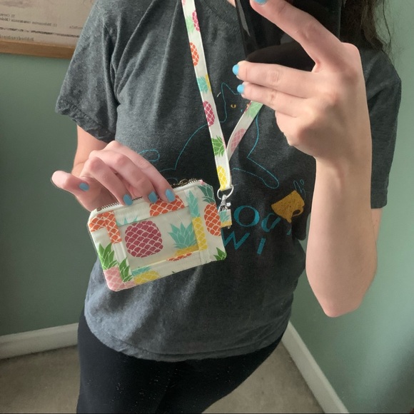 Pineapple ID Wallet with Breakaway Lanyard - Picture 6 of 9